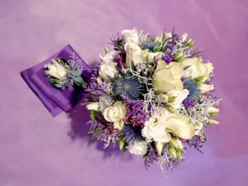 Brautstrauß und Anstecker Weiß Violett